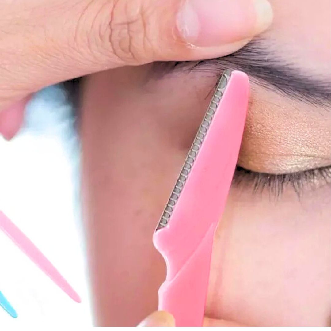 SHEIN- dermaplaning eyebrow & face razor (pack of 3)