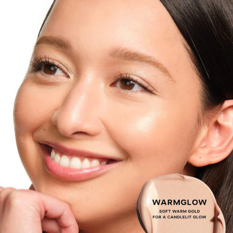 "Travel-size and full-size radiant makeup items from Sephora Gleamy Dreamy Value Set"

